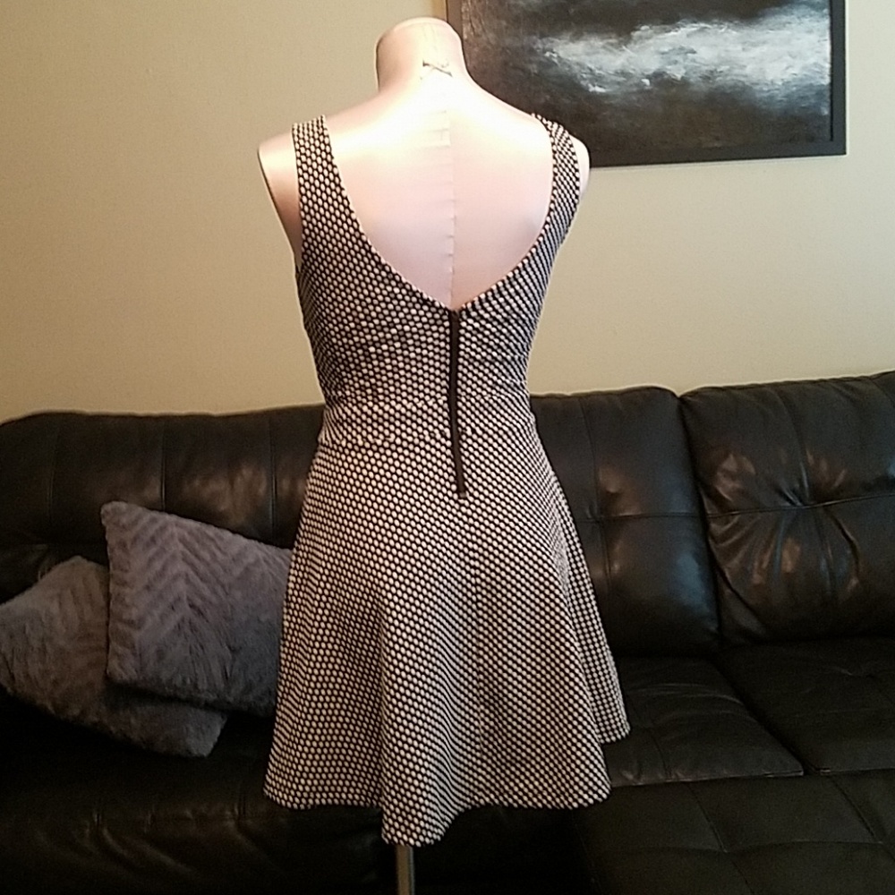 Retro-style Polka Dot Dress - Picture 6 of 7